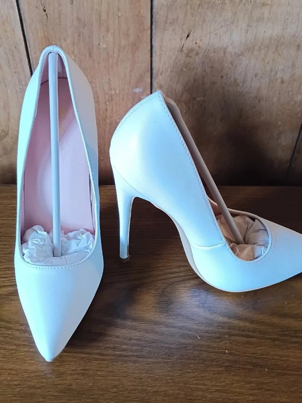 Elisabet Tang White Pointed Toe Stiletto Pumps Women's Size 5 New In Box
